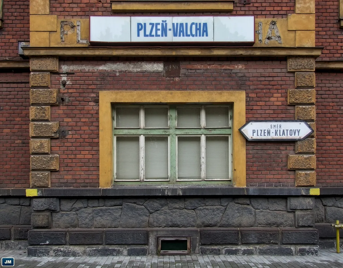 Distance from Plzeň to Zbiroh Castle by Car: Full Guide