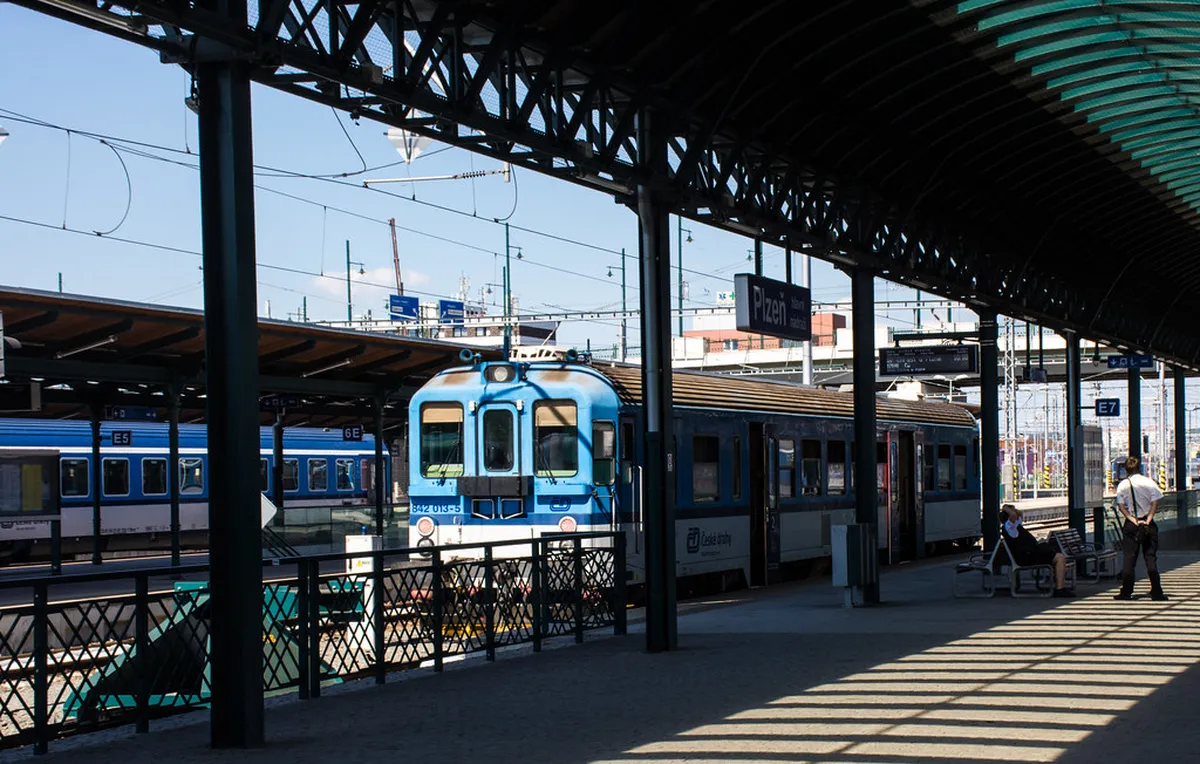 Getting from Plzeň to Karlovy Vary by Bus (2026 Guide)